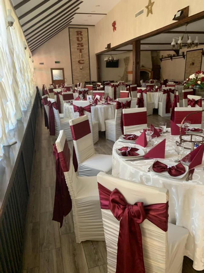 Pensiune Restaurant Rustic Rm Sarat Rimnicu Sarat Ngoại thất bức ảnh
