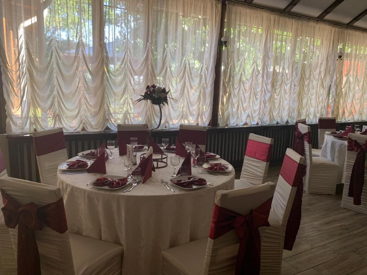 Pensiune Restaurant Rustic Rm Sarat Rimnicu Sarat Ngoại thất bức ảnh