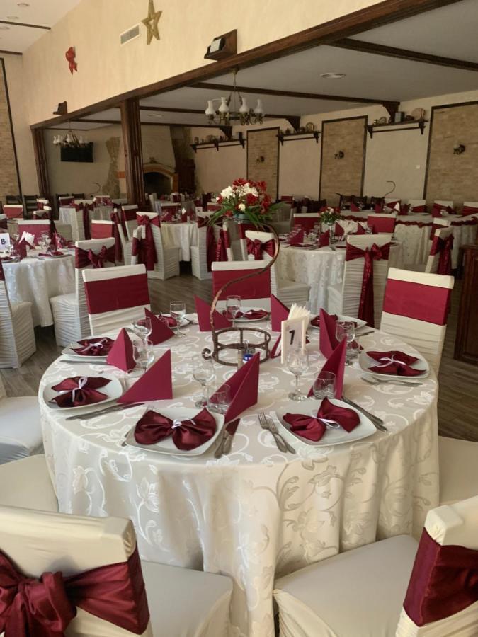 Pensiune Restaurant Rustic Rm Sarat Rimnicu Sarat Ngoại thất bức ảnh